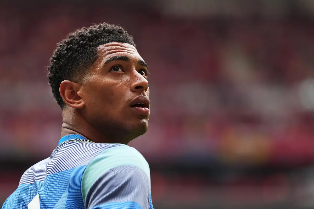 MADRID, SPAIN - SEPTEMBER 27: Jude Bellingham of Real Madrid looks on during the warm up prior to the LaLiga EA Sports match between Atletico de Madrid and Real Madrid CF at Riyadh Air Metropolitano on September 27, 2025 in Madrid, Spain. (Photo by Angel Martinez/Getty Images)