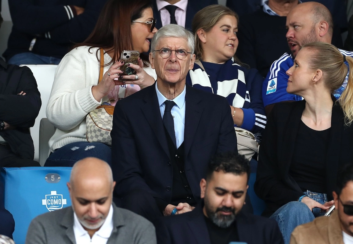COMO, ITALY - OCTOBER 19: Arsene Wenger looks on before the Serie A match between Como 1907 and Juventus FC at Giuseppe Sinigaglia Stadium on October 19, 2025 in Como, Italy. (Photo by Marco Luzzani/Getty Images)