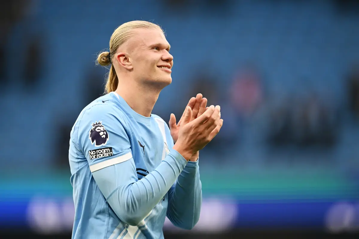 MANCHESTER, ENGLAND - OCTOBER 18: Erling Haaland of Manchester City smiles as he applauds the fans after the Premier League match between Manchester City and Everton at Etihad Stadium on October 18, 2025 in Manchester, England. (Photo by Gareth Copley/Getty Images)