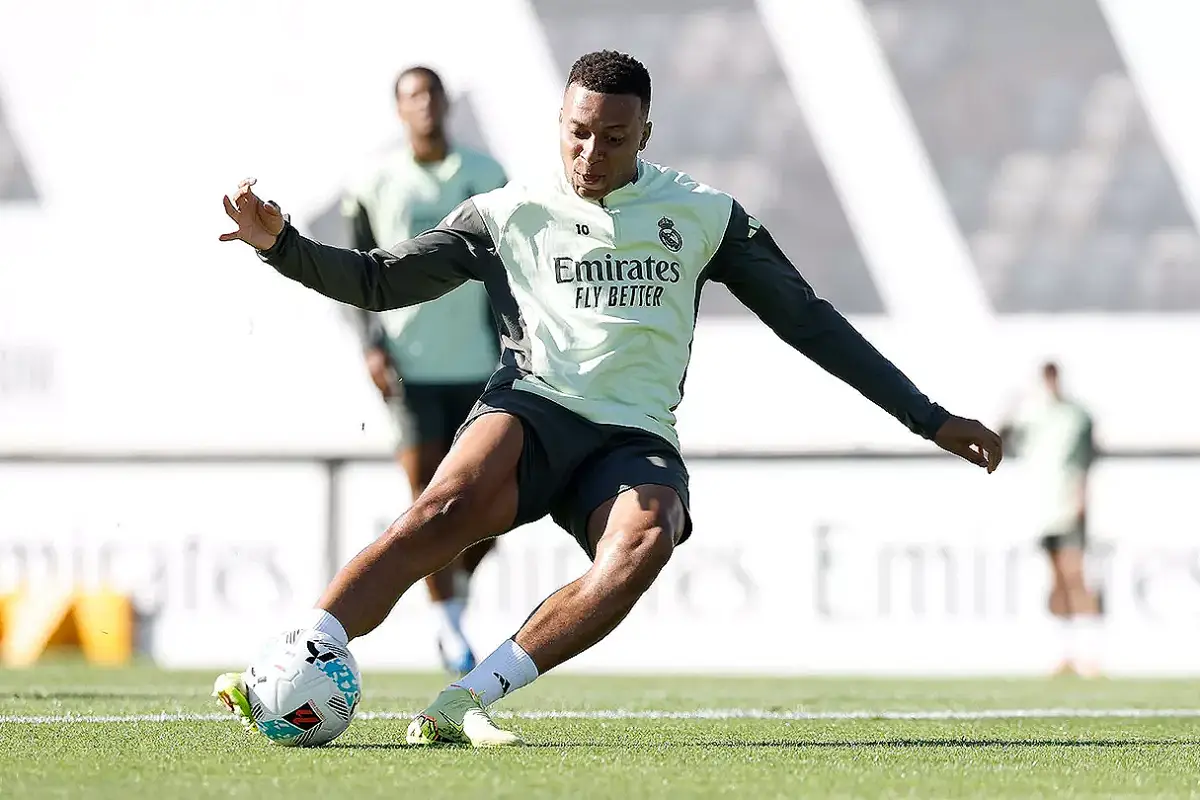 "C’est vraiment un plaisir d’être ici chaque jour", Mbappé partage ses impressions sur son intégration en Espagne (realmadrid.com)