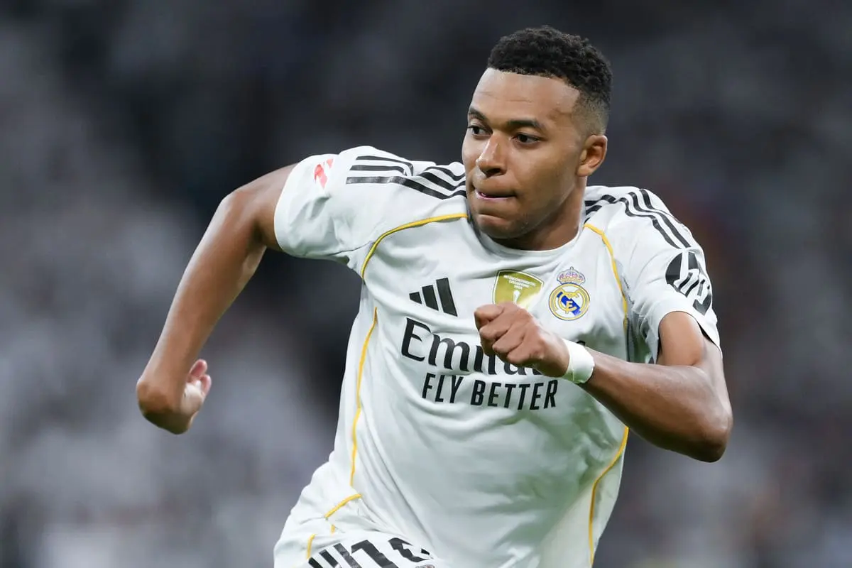 MADRID, SPAIN - OCTOBER 26: Kylian Mbappe of Real Madrid looks on during the LaLiga EA Sports match between Real Madrid CF and FC Barcelona at Estadio Santiago Bernabeu on October 26, 2025 in Madrid, Spain. (Photo by David Ramos/Getty Images).