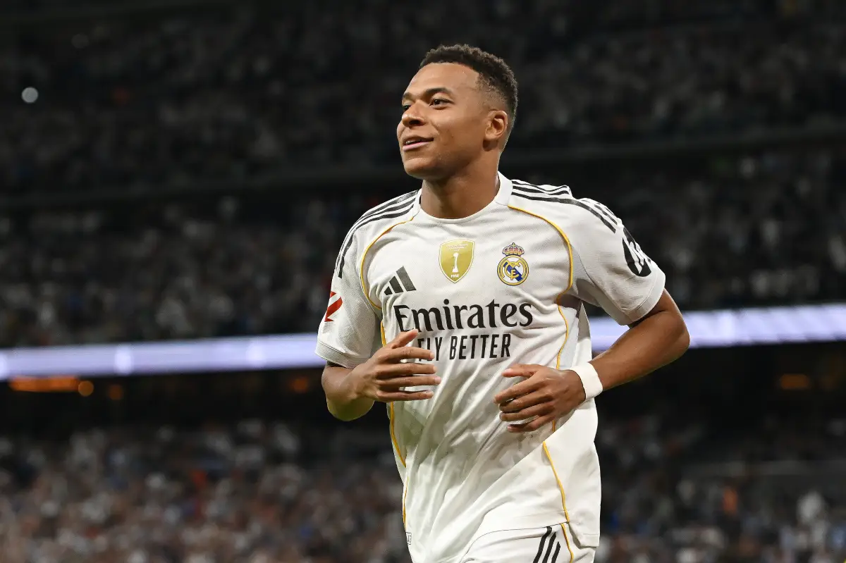 MADRID, SPAIN - OCTOBER 04: Kylian Mbappe of Real Madrid celebrates scoring his team's third goal during the LaLiga EA Sports match between Real Madrid CF and Villarreal CF at Estadio Santiago Bernabeu on October 04, 2025 in Madrid, Spain. (Photo by Denis Doyle/Getty Images)