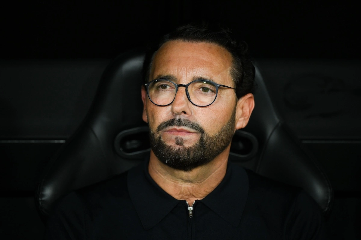 VALENCIA, SPAIN - AUGUST 29: Headcoach Jose Bordalas of Getafe CF looks on during the LaLiga EA Sports match between Valencia CF and Getafe CF at Estadi de Mestalla on August 29, 2025 in Valencia, Spain. (Photo by David Ramos/Getty Images)