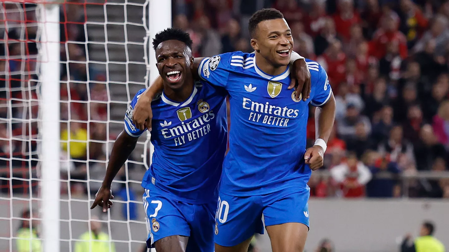 Vinicius Jr et Mbappé lors d'Olympiakos-Real Madrid (realmadrid.com)
