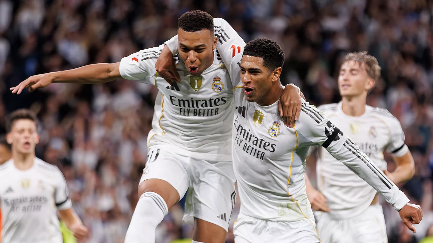 Mbappé et Bellingham qui célèbrent leur but lors de Real Madrid - Valence (realmadrid.com)