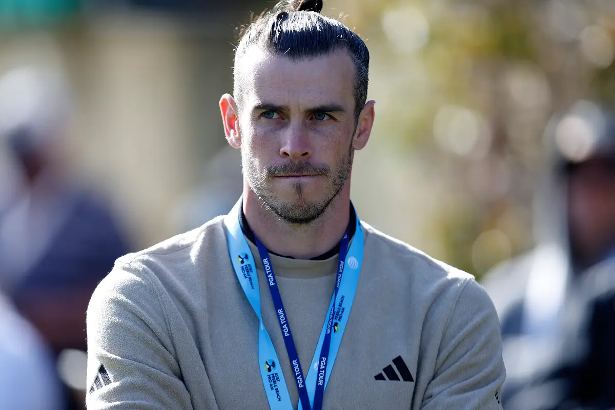 PEBBLE BEACH, CALIFORNIA - FEBRUARY 05: Gareth Bale stands on the putting greenduring the final round of the AT&T Pebble Beach Pro-Am at Pebble Beach Golf Links on February 05, 2023 in Pebble Beach, California. (Photo by Jed Jacobsohn/Getty Images)
