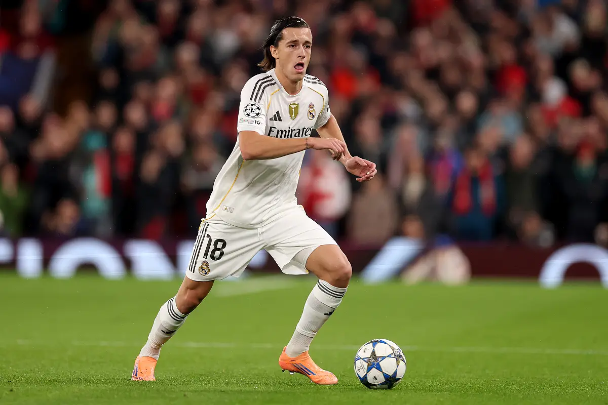 Alvaro Carreras face à Liverpool mardi soir (Photo by Carl Recine/Getty Images).