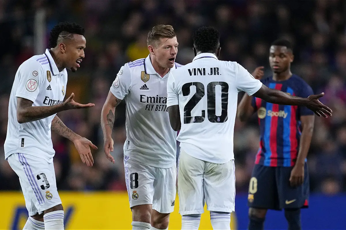 Kroos et Vinicius Jr en avril 2023 (Photo by Alex Caparros/Getty Images).