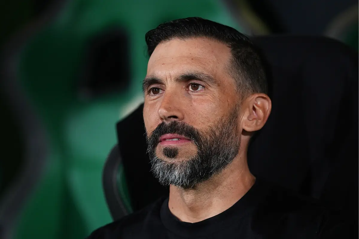 ELCHE, SPAIN - NOVEMBER 07: Eder Sarabia, Head Coach of Elche CF, looks on prior to the LaLiga EA Sports match between Elche CF and Real Sociedad at Estadio Manuel Martinez Valero on November 07, 2025 in Elche, Spain. (Photo by Mateo Villalba Sanchez/Getty Images)