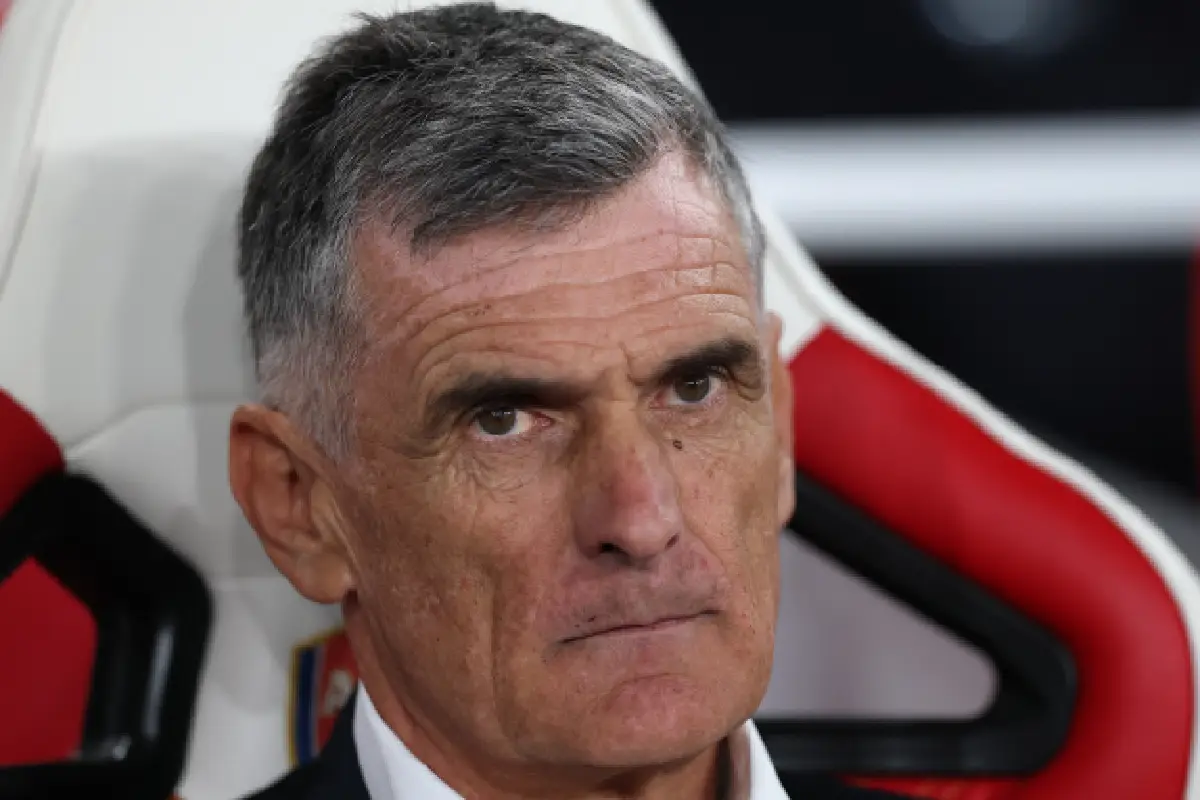 LONDON, ENGLAND - OCTOBER 01: Jose Luis Mendilibar, coach of Olympiacos looks on during the UEFA Champions League 2025/26 League Phase MD2 match between Arsenal FC and Olympiacos FC at Arsenal Stadium on October 01, 2025 in London, England. (Photo by Michael Steele/Getty Images)