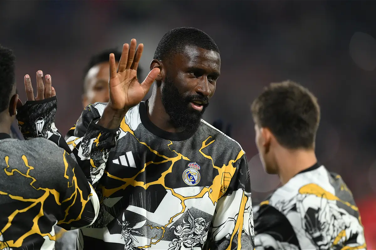 Antonio Rüdiger à l'échauffement ce dimanche soir (Photo by David Ramos/Getty Images).