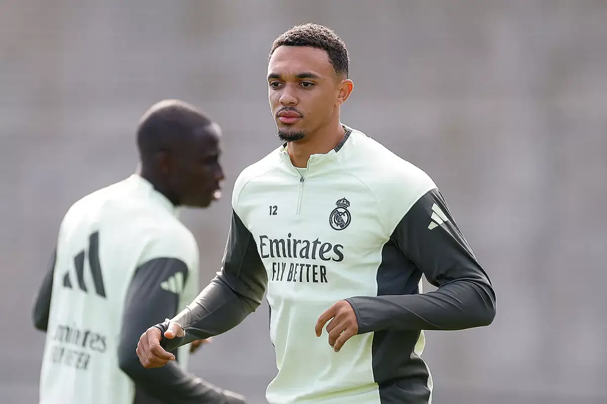 Alexander-Arnold en passe de redevenir titulaire (realmadrid.com)