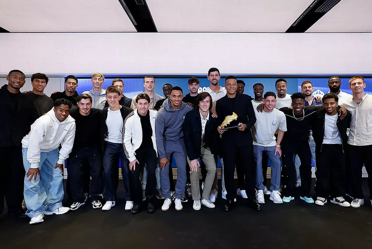 Pourquoi les critiques de la remise du Soulier d'or à Mbappé au Bernabéu venant de France sont injustifiées (realmadrid.com)