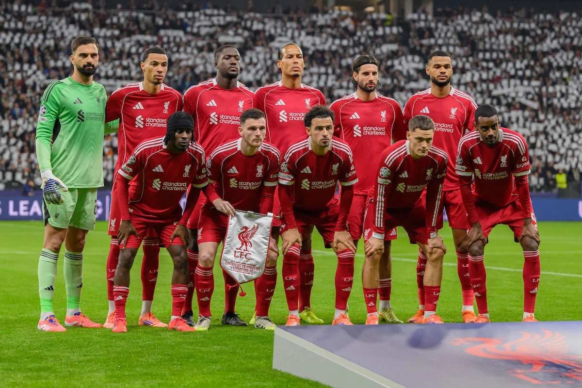 FRANKFURT AM MAIN, GERMANY - OCTOBER 22: Team Liverpool FC poses for a photo prior to the UEFA Champions League 2025/26 League Phase MD3 match between Eintracht Frankfurt and Liverpool FC at Frankfurt Stadion on October 22, 2025 in Frankfurt am Main, Germany. (Photo by Christian Kaspar-Bartke/Getty Images)