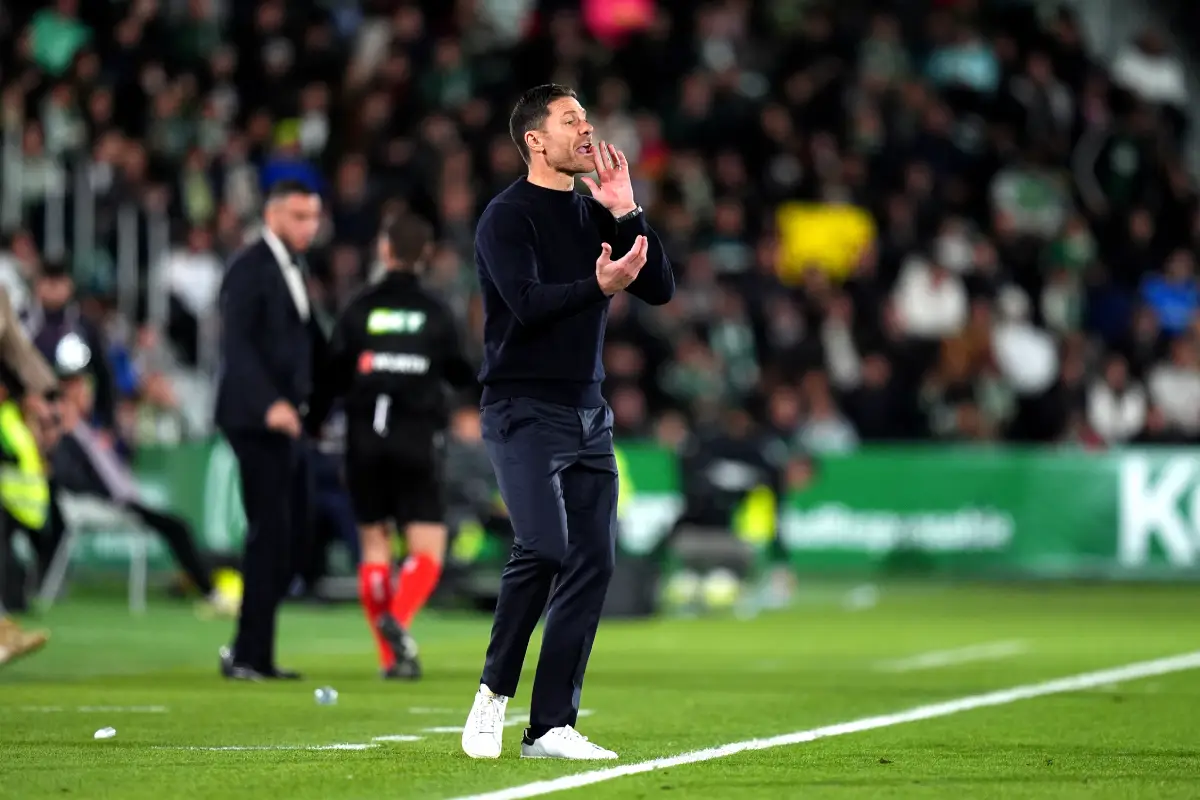 ELCHE, SPAIN - NOVEMBER 23: Xabi Alonso, Head Coach of Real Madrid, reacts during the LaLiga EA Sports match between Elche CF and Real Madrid CF at Estadio Manuel Martinez Valero on November 23, 2025 in Elche, Spain. (Photo by Angel Martinez/Getty Images)