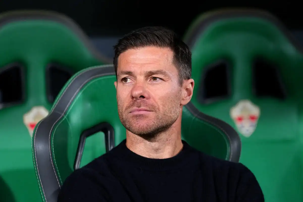 ELCHE, SPAIN - NOVEMBER 23: Xabi Alonso, Head Coach of Real Madrid, looks on prior to the LaLiga EA Sports match between Elche CF and Real Madrid CF at Estadio Manuel Martinez Valero on November 23, 2025 in Elche, Spain. (Photo by Angel Martinez/Getty Images).