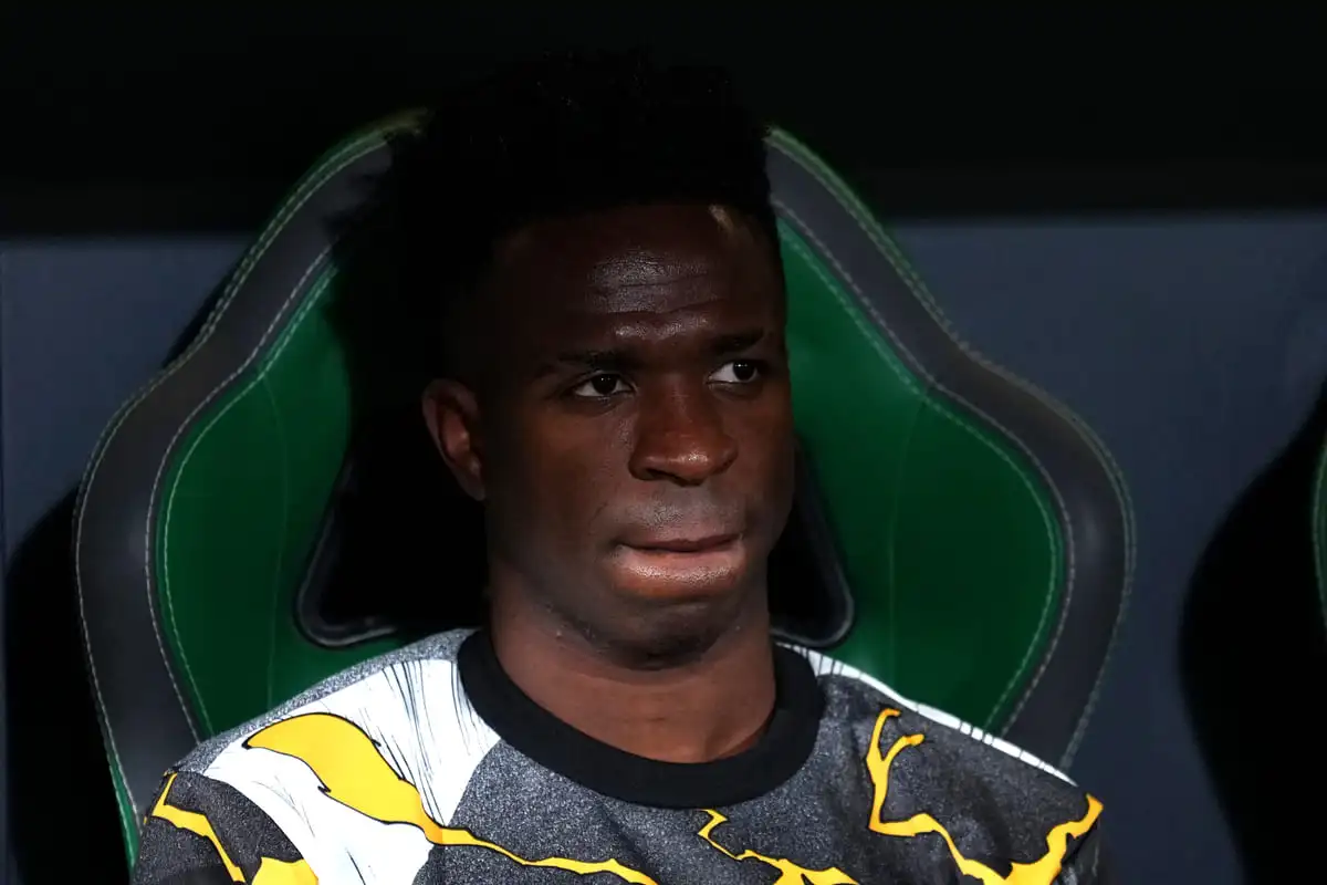 ELCHE, SPAIN - NOVEMBER 23: Vinicius Junior of Real Madrid looks on from the bench prior to the LaLiga EA Sports match between Elche CF and Real Madrid CF at Estadio Manuel Martinez Valero on November 23, 2025 in Elche, Spain. (Photo by Angel Martinez/Getty Images).