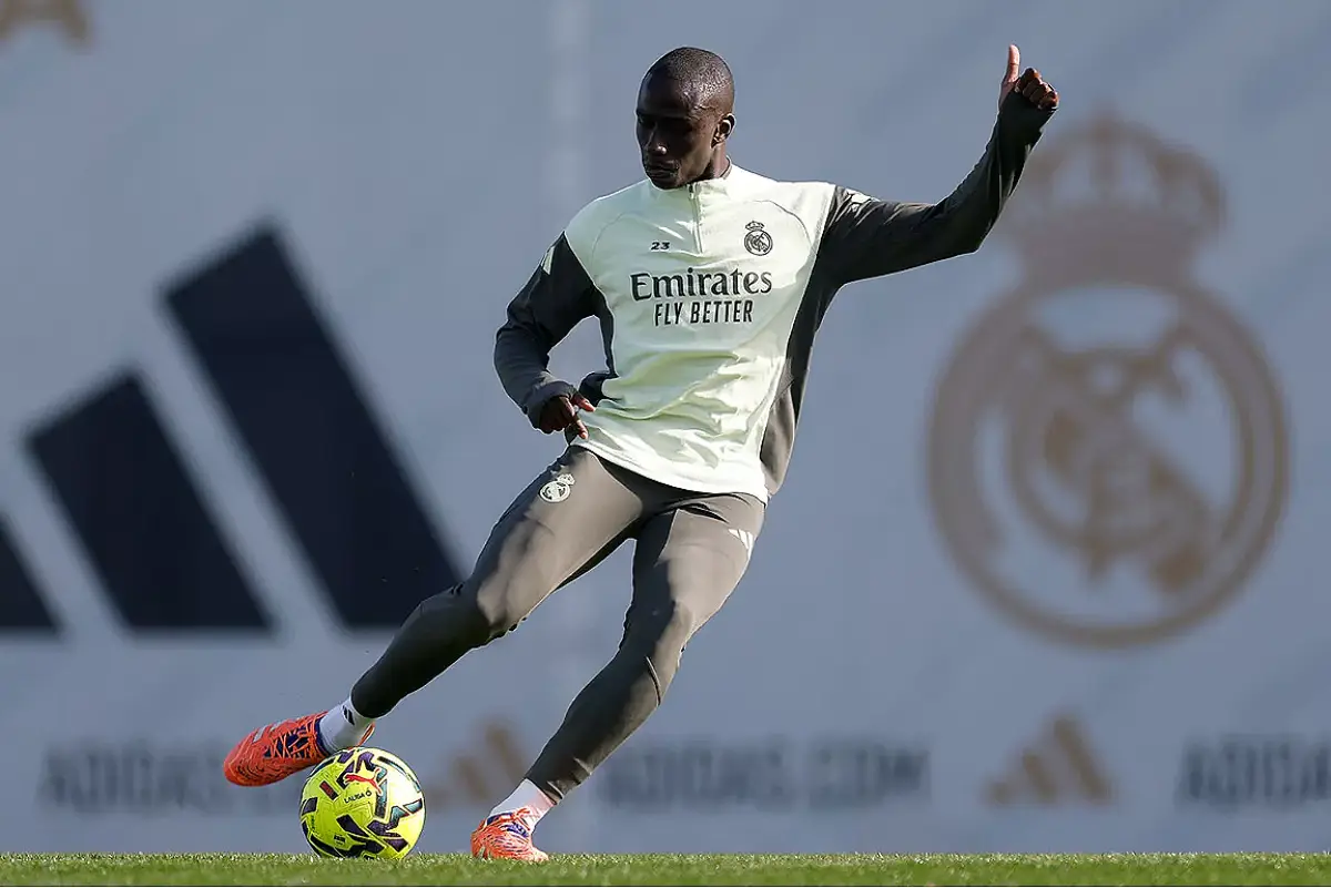 Xabi Alonso teste Ferland Mendy à un nouveau poste ! (realmadrid.com)