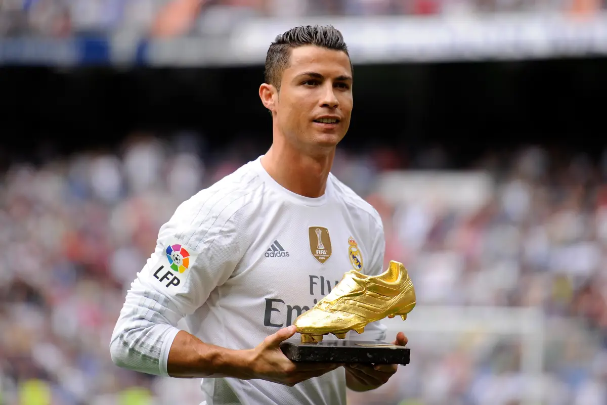 Cristiano Ronaldo présentant son Soulier d