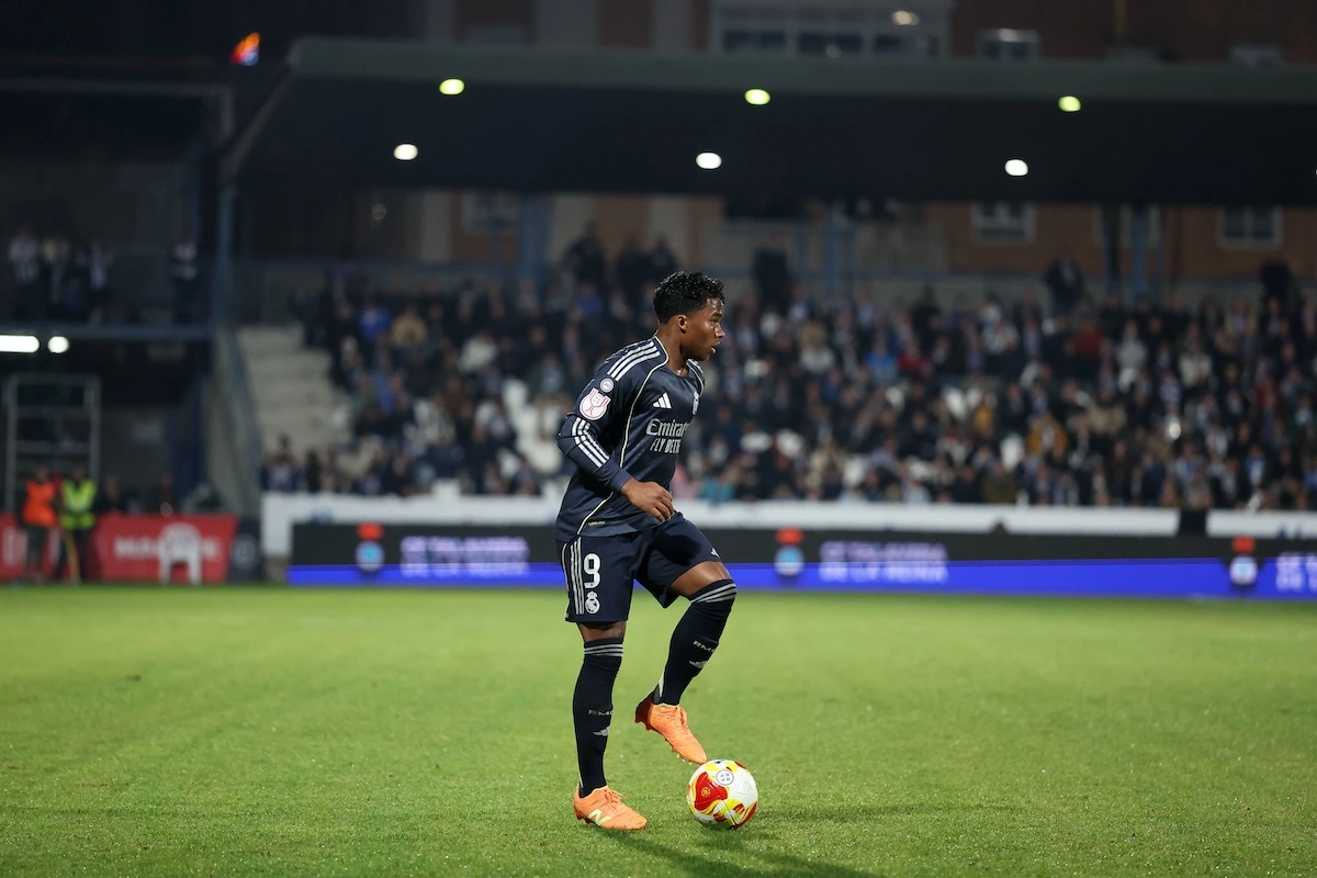 TALAVERA DE LA REINA, SPAIN - DECEMBER 17: Endrick of Real Madrid in actionduring the Copa del Rey match between CF Talavera and Real Madrid at Estadio El Prado on December 17, 2025 in Talavera de la Reina, Spain. (Photo by Florencia Tan Jun/Getty Images)