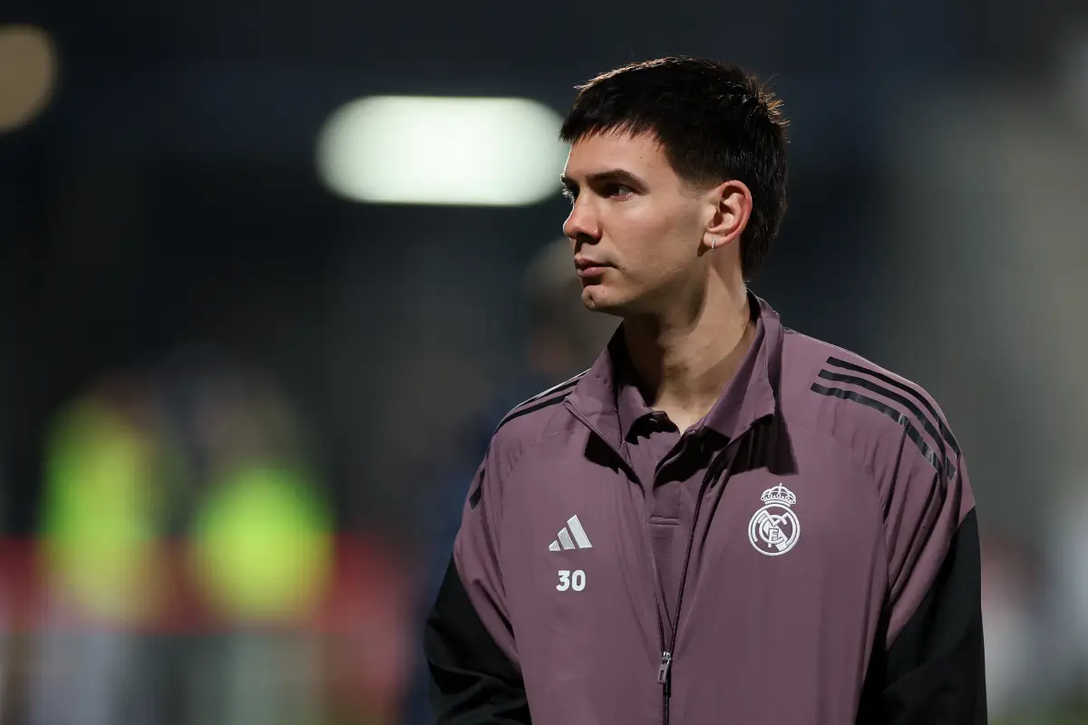 TALAVERA DE LA REINA, SPAIN - DECEMBER 17: Franco Mastantuono of Real Madrid looks on prior to the Copa del Rey match between CF Talavera and Real Madrid at Estadio El Prado on December 17, 2025 in Talavera de la Reina, Spain. (Photo by Florencia Tan Jun/Getty Images)