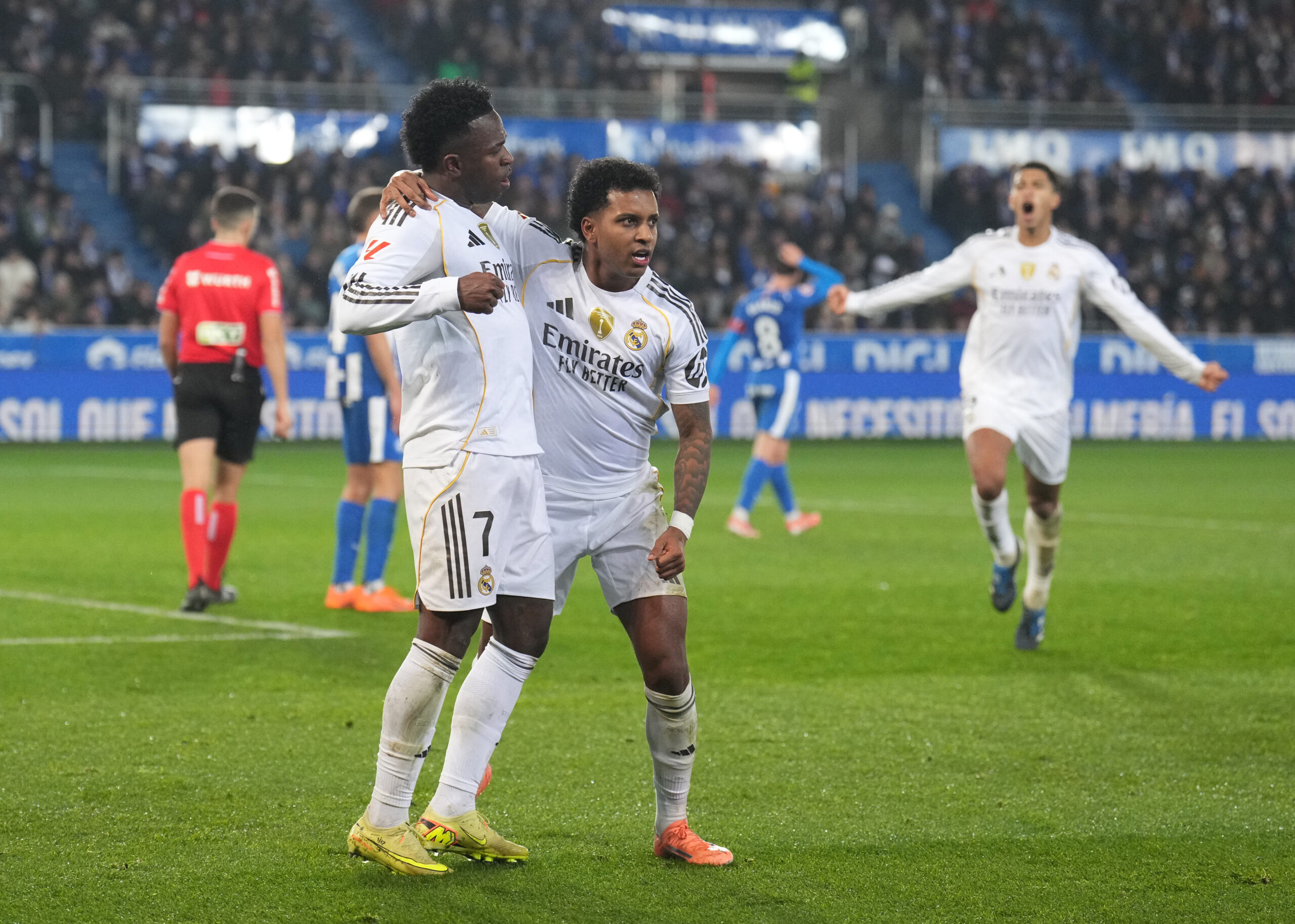 VITORIA-GASTEIZ, ESPAGNE - DÉCEMBRE 14 : Kylian Mbappe du Real Madrid marque le premier but de son équipe lors du match LaLiga EA Sports entre le Deportivo Alaves et le Real Madrid CF à l'Estadio de Mendizorroza le 14 décembre 2025 à Vitoria-Gasteiz, Espagne. (Photo de Juan Manuel Serrano Arce/Getty Images)