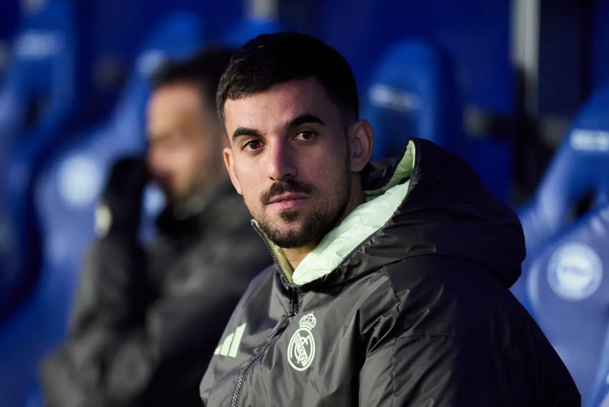VITORIA-GASTEIZ, SPAIN - DECEMBER 14: Daniel Ceballos of Real Madrid looks on prior to the LaLiga EA Sports match between Deportivo Alaves and Real Madrid CF at Estadio de Mendizorroza on December 14, 2025 in Vitoria-Gasteiz, Spain. (Photo by Juan Manuel Serrano Arce/Getty Images)