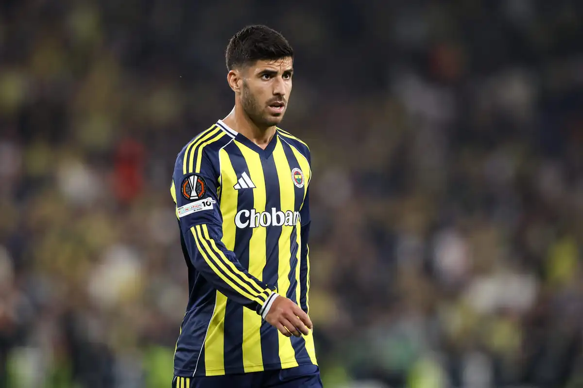 ISTANBUL, TURKEY - OCTOBER 2: Marco Asensio of Fenerbahce looks on during the UEFA Europa League 2025/26 League Phase MD2 match between Fenerbahce SK and OGC Nice at Fenerbahce Sükrü Saracoglu Spor Kompleksi on October 2, 2025 in Istanbul, Turkey. (Photo by Ahmad Mora/Getty Images).