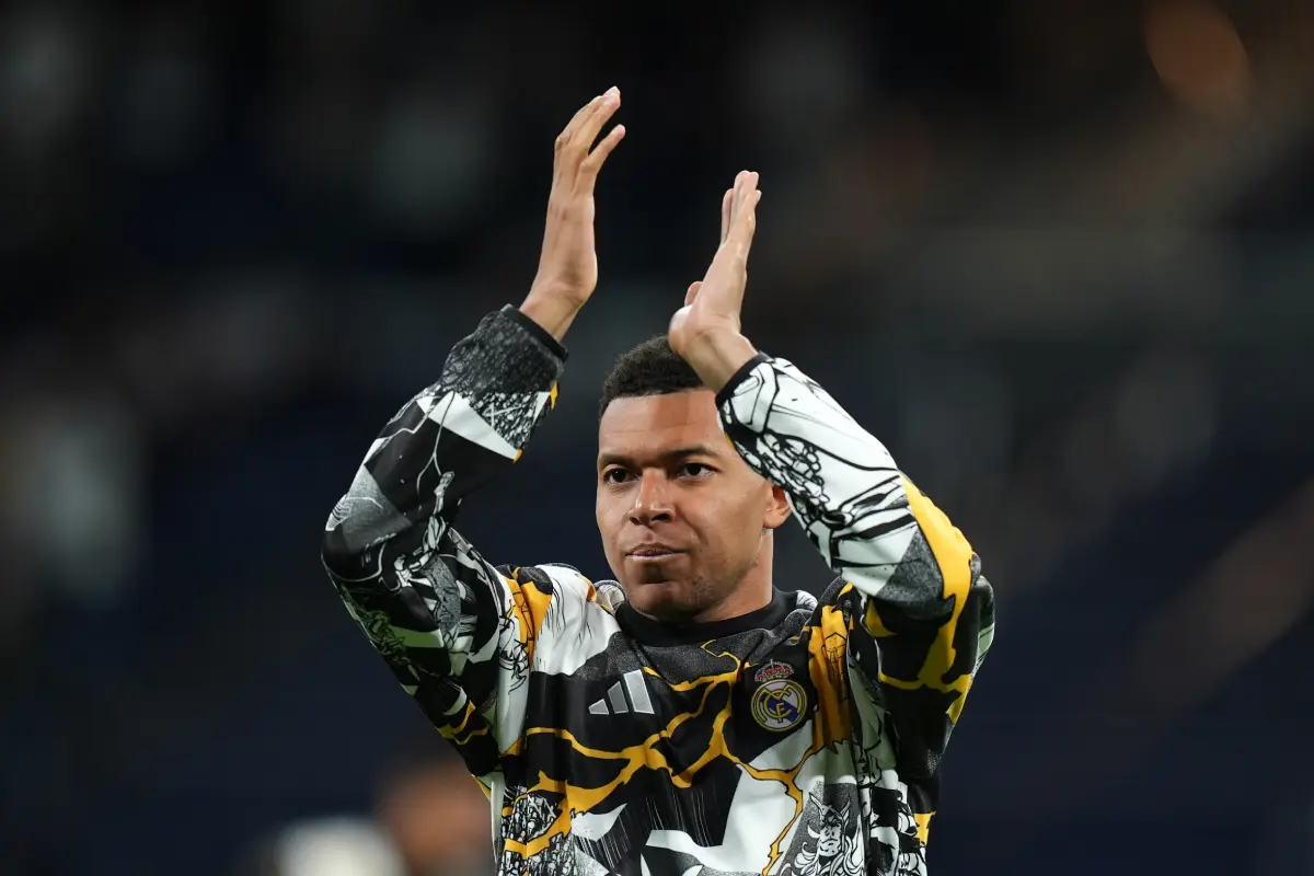 MADRID, SPAIN - DECEMBER 07: Kylian Mbappe of Real Madrid warms up prior to the LaLiga EA Sports match between Real Madrid CF and RC Celta de Vigo at Estadio Santiago Bernabeu on December 07, 2025 in Madrid, Spain. (Photo by Angel Martinez/Getty Images)