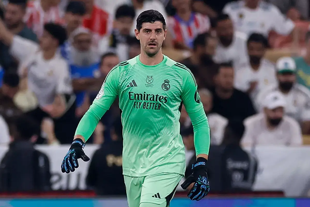 Courtois : "Le but de Valverde était un cadeau pour Roberto Carlos" (realmadrid.com)