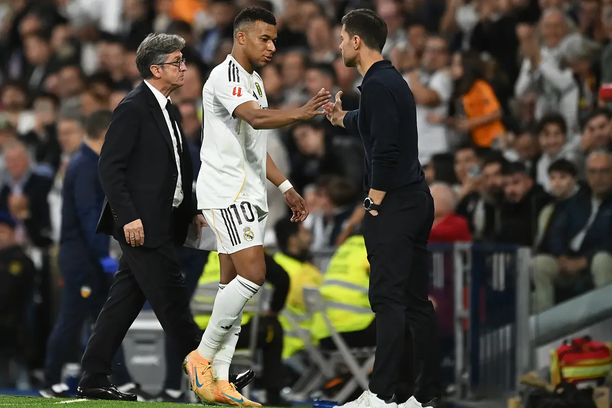 Mbappé et Xabi Alonso lors de Real Madrid-Valence (Photo by Denis Doyle/Getty Images).