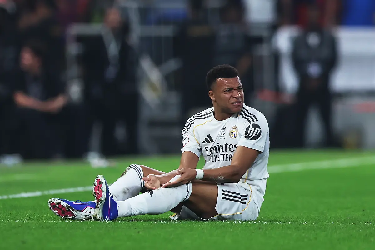 Le Real Madrid vit une très grosse période de doutes (Photo by Yasser Bakhsh/Getty Images).