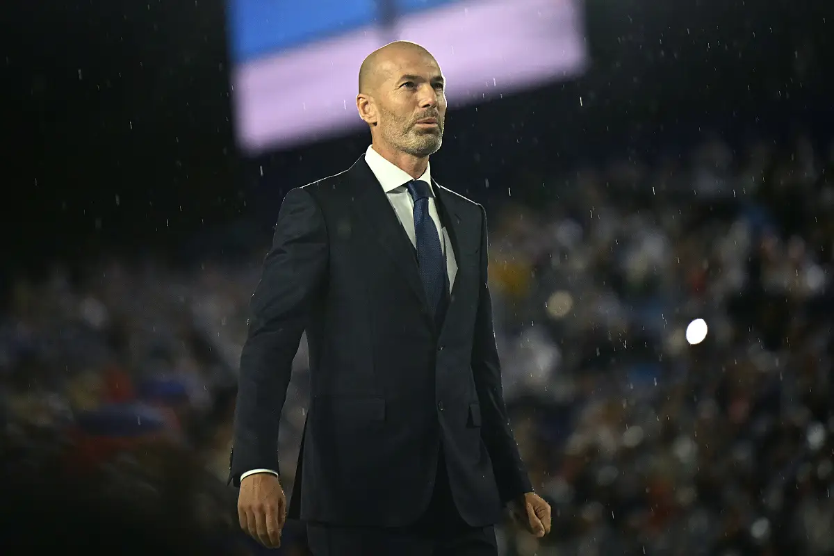 Zinédine Zidane lors des JO 2024 (Photo by Loic Venance - Pool/Getty Images).