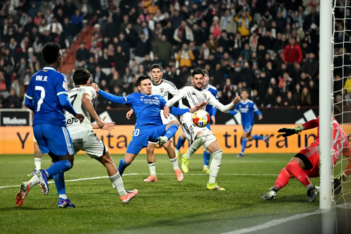 ALBACETE, SPAIN - JANUARY 14: Franco Mastantuono of Real Madrid scores his team's first goal during the Copa del Rey Round of 16 match between Albacete Balompie and Real Madrid at Estadio Carlos Belmonte on January 14, 2026 in Albacete, Spain. (Photo by Denis Doyle/Getty Images)