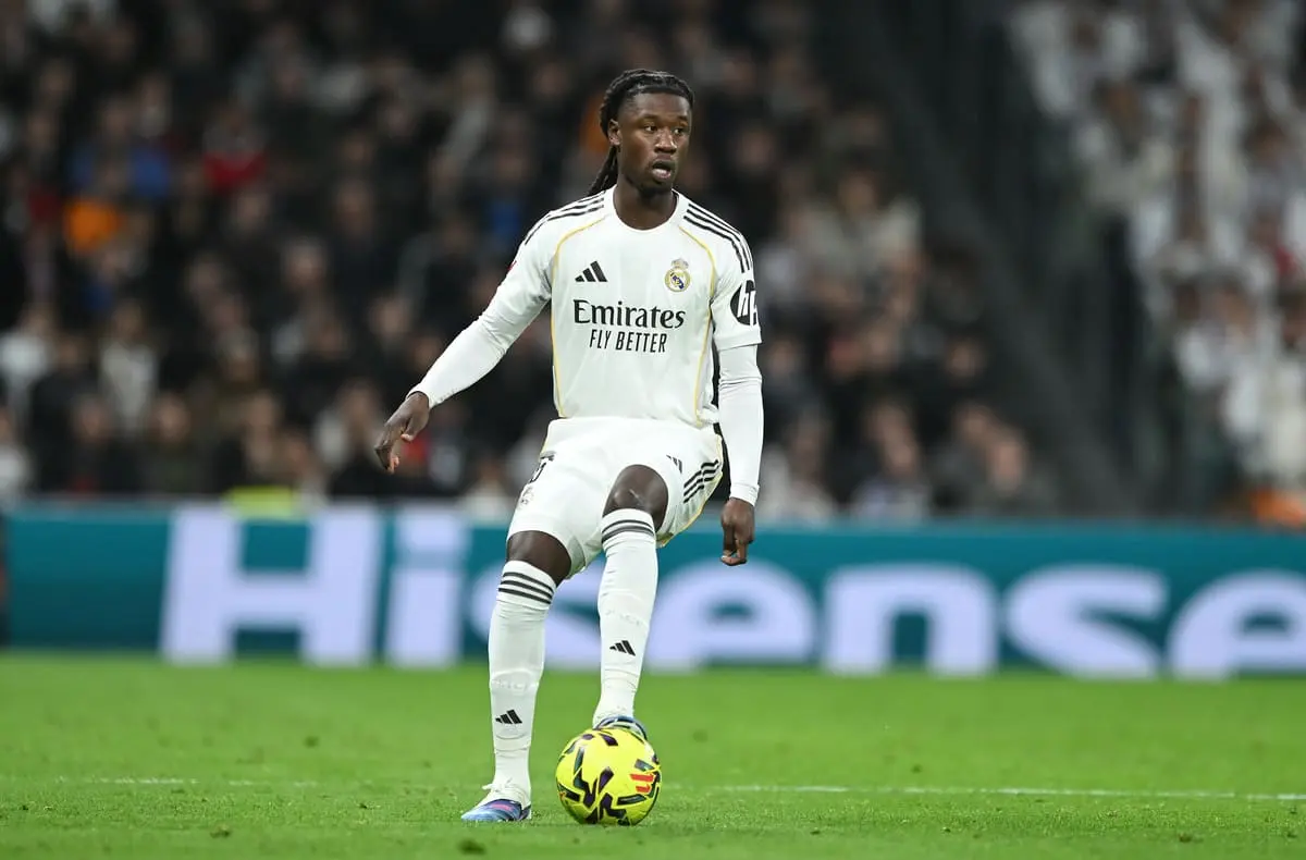 MADRID, SPAIN - DECEMBER 20: Eduardo Camavinga of Real Madrid controls the ball during the LaLiga EA Sports match between Real Madrid CF and Sevilla FC at Estadio Santiago Bernabeu on December 20, 2025 in Madrid, Spain. (Photo by Denis Doyle/Getty Images).