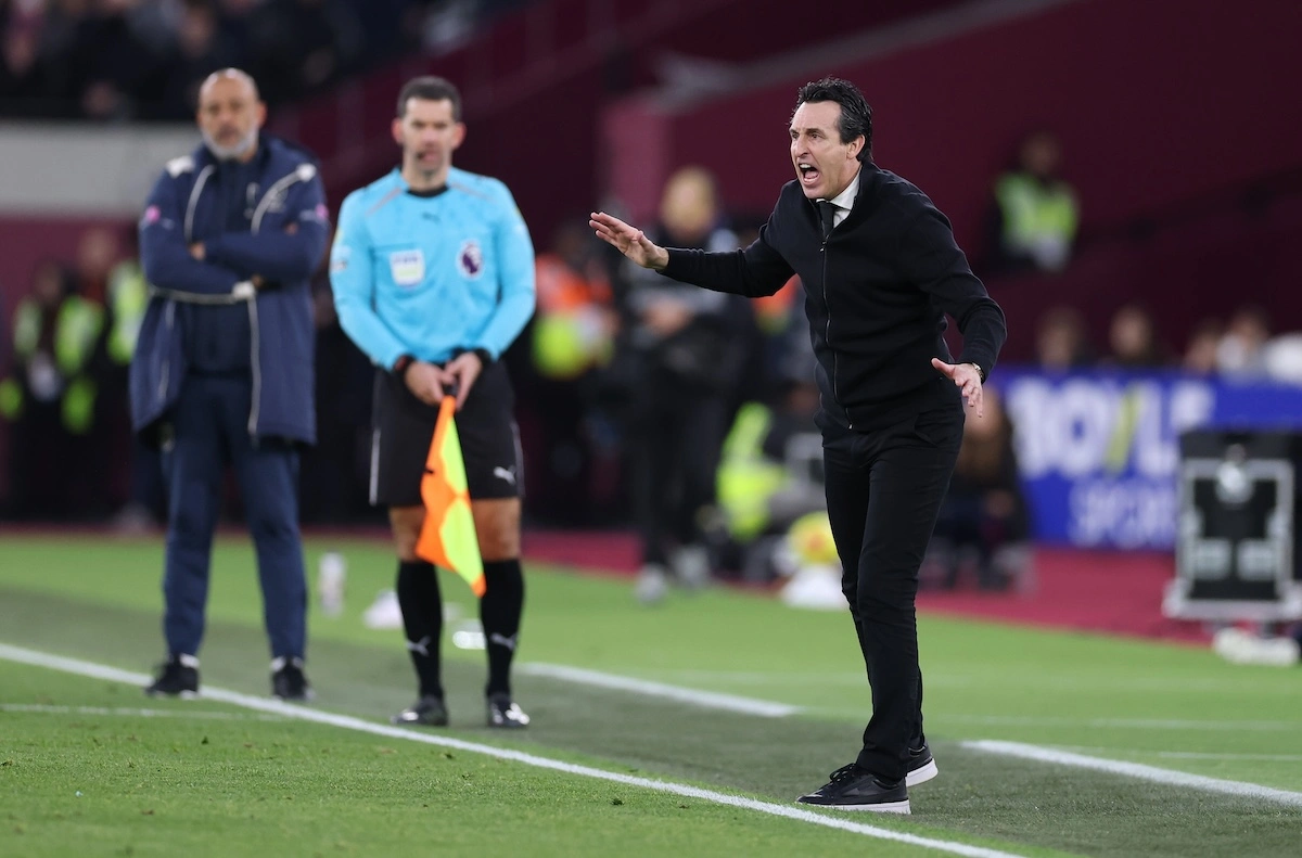 LONDON, ENGLAND - DECEMBER 14: Unai Emery, Manager of Aston Villa, reacts during the Premier League match between West Ham United and Aston Villa at London Stadium on December 14, 2025 in London, England. (Photo by Justin Setterfield/Getty Images) l Real Madrid