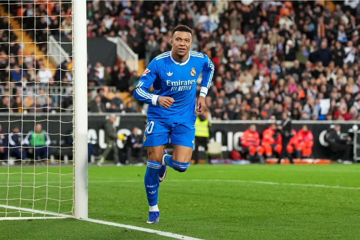 VALENCIA, SPAIN - FEBRUARY 08: Kylian Mbappe of Real Madrid celebrates scoring his team's second goal during the LaLiga EA Sports match between Valencia CF and Real Madrid CF at Estadi de Mestalla on February 08, 2026 in Valencia, Spain. (Photo by Aitor Alcalde/Getty Images)