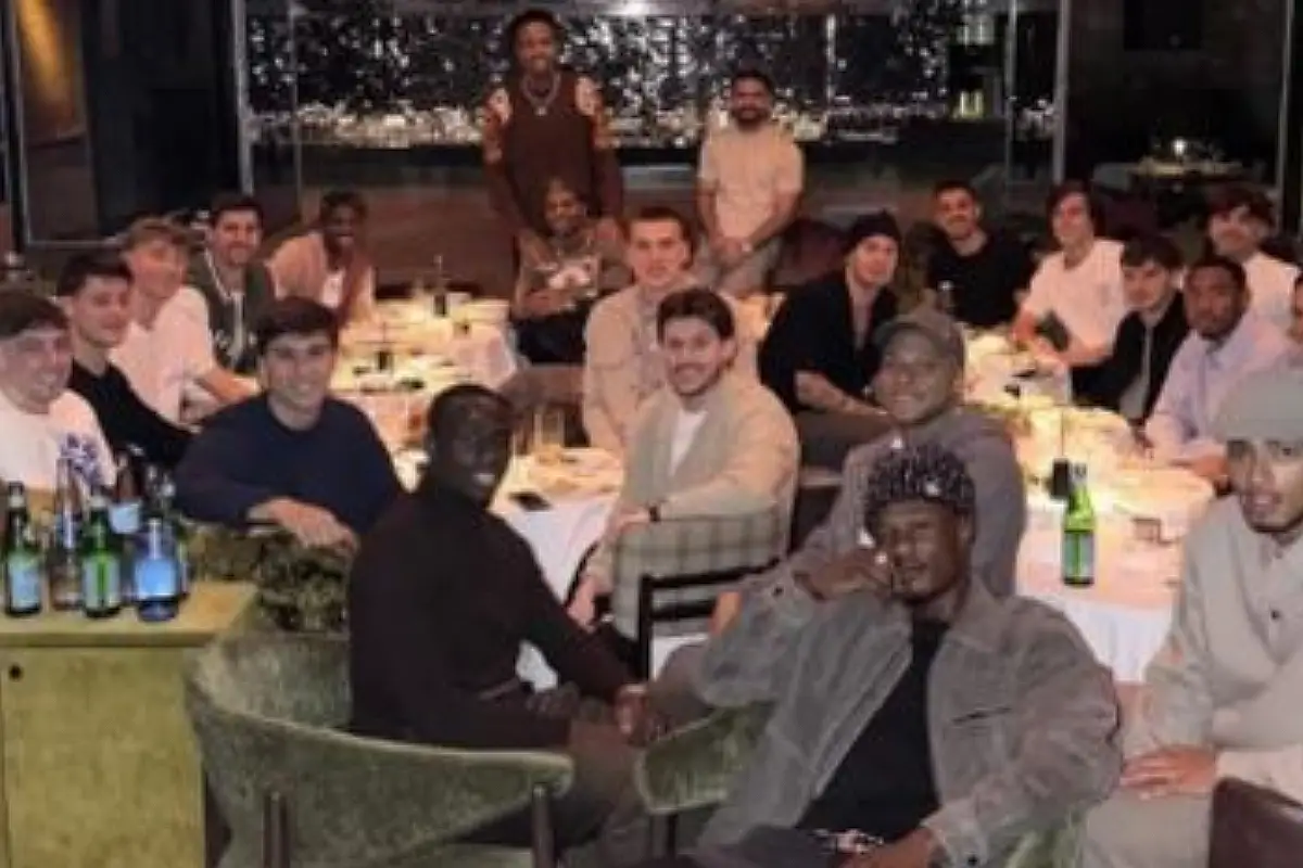 Le diner organisé par Vinicius Jr avec les joueurs du Real Madrid (Instagram : Dani Carvajal)