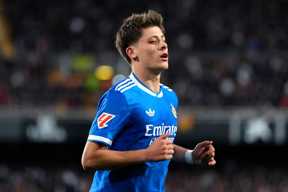 Arda Güler face à Valence le week-end dernier (Photo by Aitor Alcalde/Getty Images).