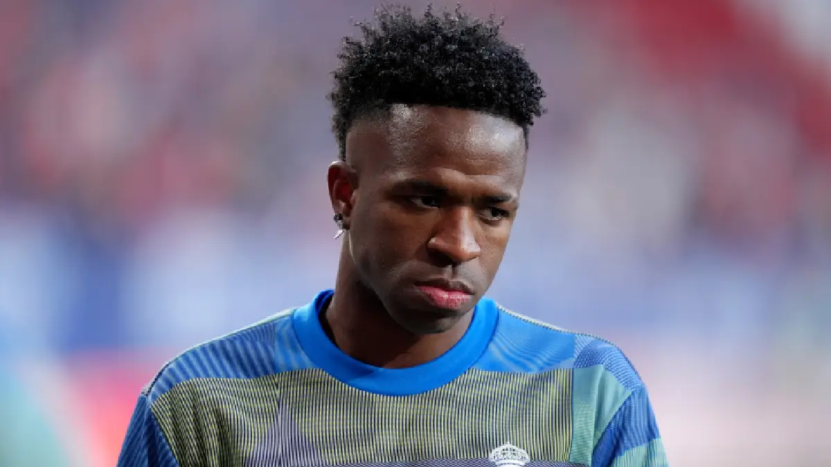 PAMPLONA, SPAIN - FEBRUARY 21: Vinicius Junior of Real Madrid looks on during the warm up prior to the LaLiga EA Sports match between CA Osasuna and Real Madrid CF at Estadio El Sadar on February 21, 2026 in Pamplona, Spain. (Photo by Juan Manuel Serrano Arce/Getty Images)