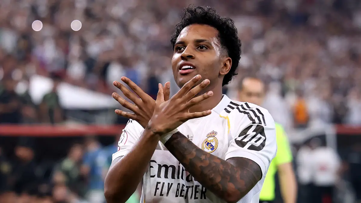 JEDDAH, SAUDI ARABIA - JANUARY 08: Rodrygo of Real Madrid celebrates scoring his team's second goal during the Spanish Super Cup Semi-Final match between Real Madrid and Atletico Madrid at King Abdullah Sports City Hall Stadium on January 08, 2026 in Jeddah, Saudi Arabia. (Photo by Yasser Bakhsh/Getty Images)