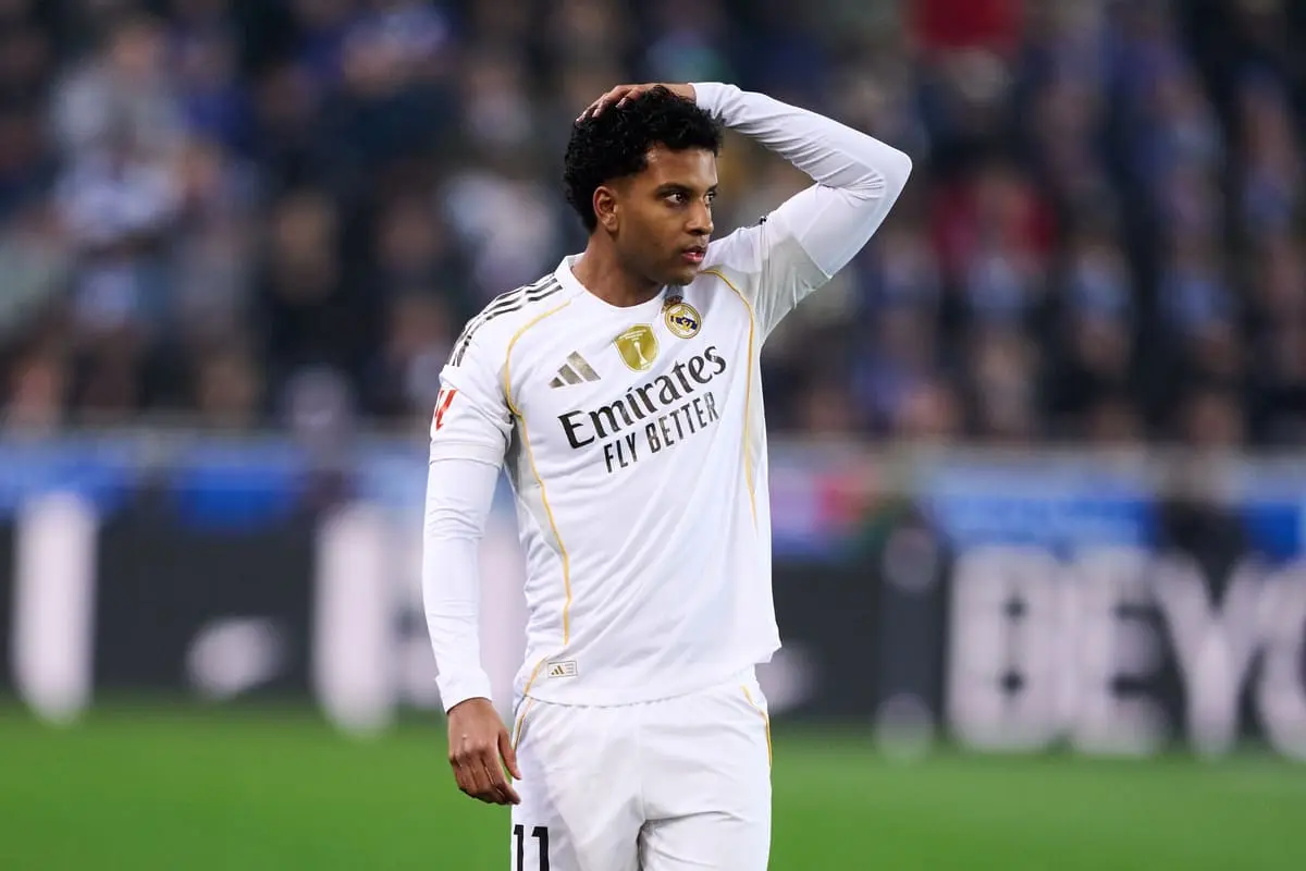 VITORIA-GASTEIZ, SPAIN - DECEMBER 14: Rodrygo Goes of Real Madrid reacts during the LaLiga EA Sports match between Deportivo Alaves and Real Madrid CF at Estadio de Mendizorroza on December 14, 2025 in Vitoria-Gasteiz, Spain. (Photo by Juan Manuel Serrano Arce/Getty Images).