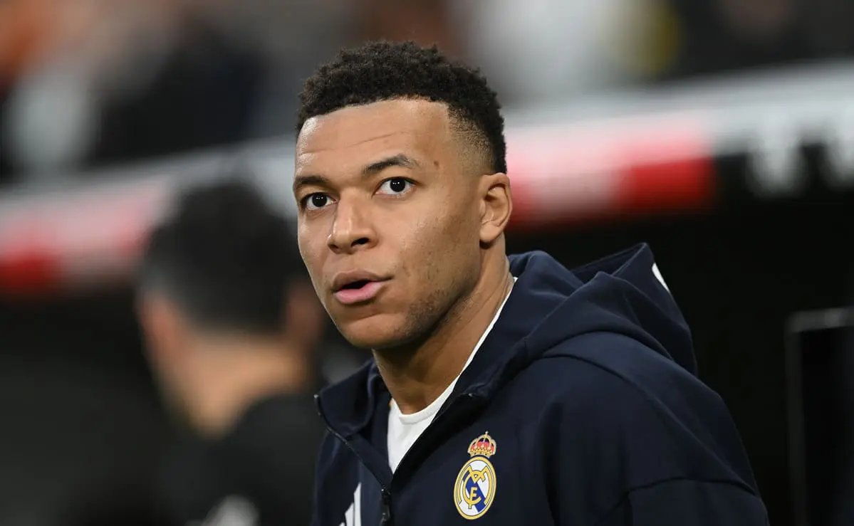 MADRID, SPAIN - FEBRUARY 01: Kylian Mbappe of Real Madridlooks on prior to the LaLiga EA Sports match between Real Madrid CF and Rayo Vallecano de Madrid at Estadio Santiago Bernabeu on February 01, 2026 in Madrid, Spain. (Photo by Denis Doyle/Getty Images).