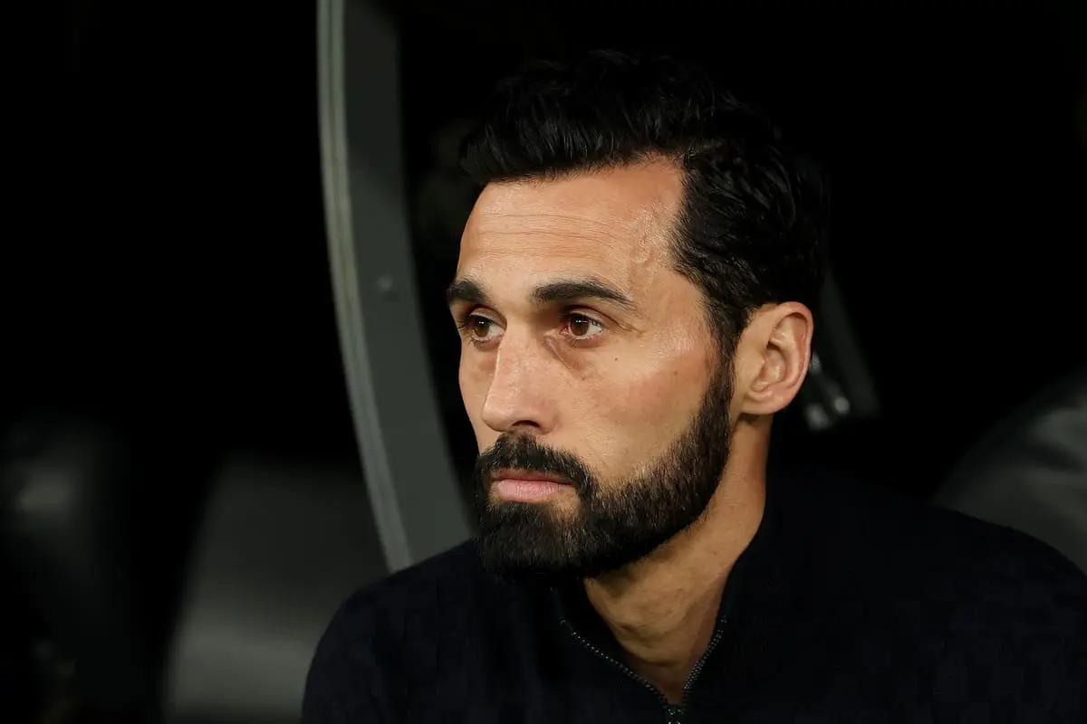 MADRID, SPAIN - FEBRUARY 25: Alvaro Arbeloa, Head Coach of Real Madrid, looks on prior to the UEFA Champions League 2025/26 League Knockout Play-off Second Leg match between Real Madrid C.F. and SL Benfica at Estadio Santiago Bernabeu on February 25, 2026 in Madrid, Spain. (Photo by Clive Brunskill/Getty Images).