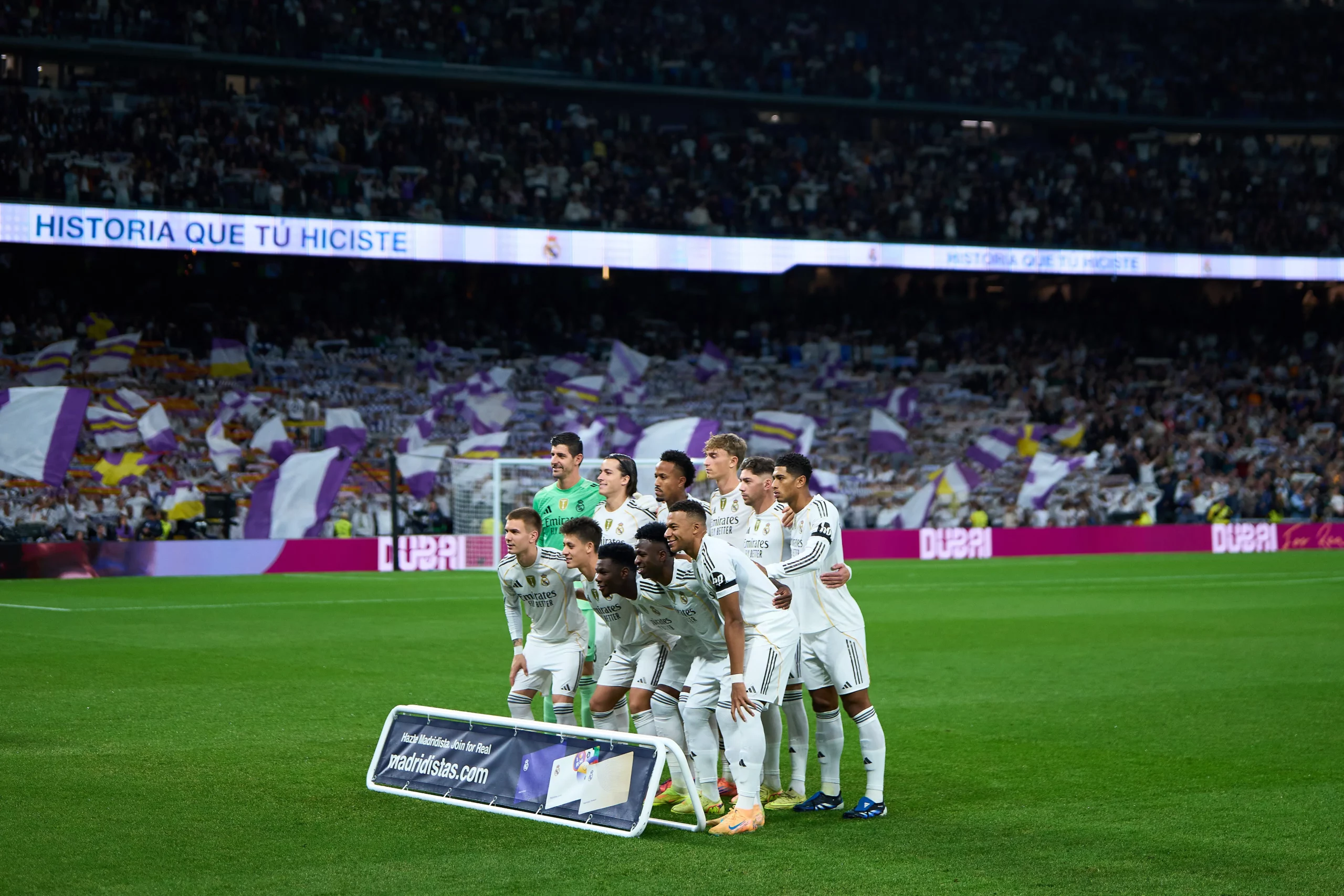 MADRID, SPAIN - NOVEMBER 01: Players of Real Madrid pose for a team photograph prior to the LaLiga EA Sports match between Real Madrid CF and Valencia CF at Estadio Santiago Bernabeu on November 01, 2025 in Madrid, Spain. (Photo by Angel Martinez/Getty Images)