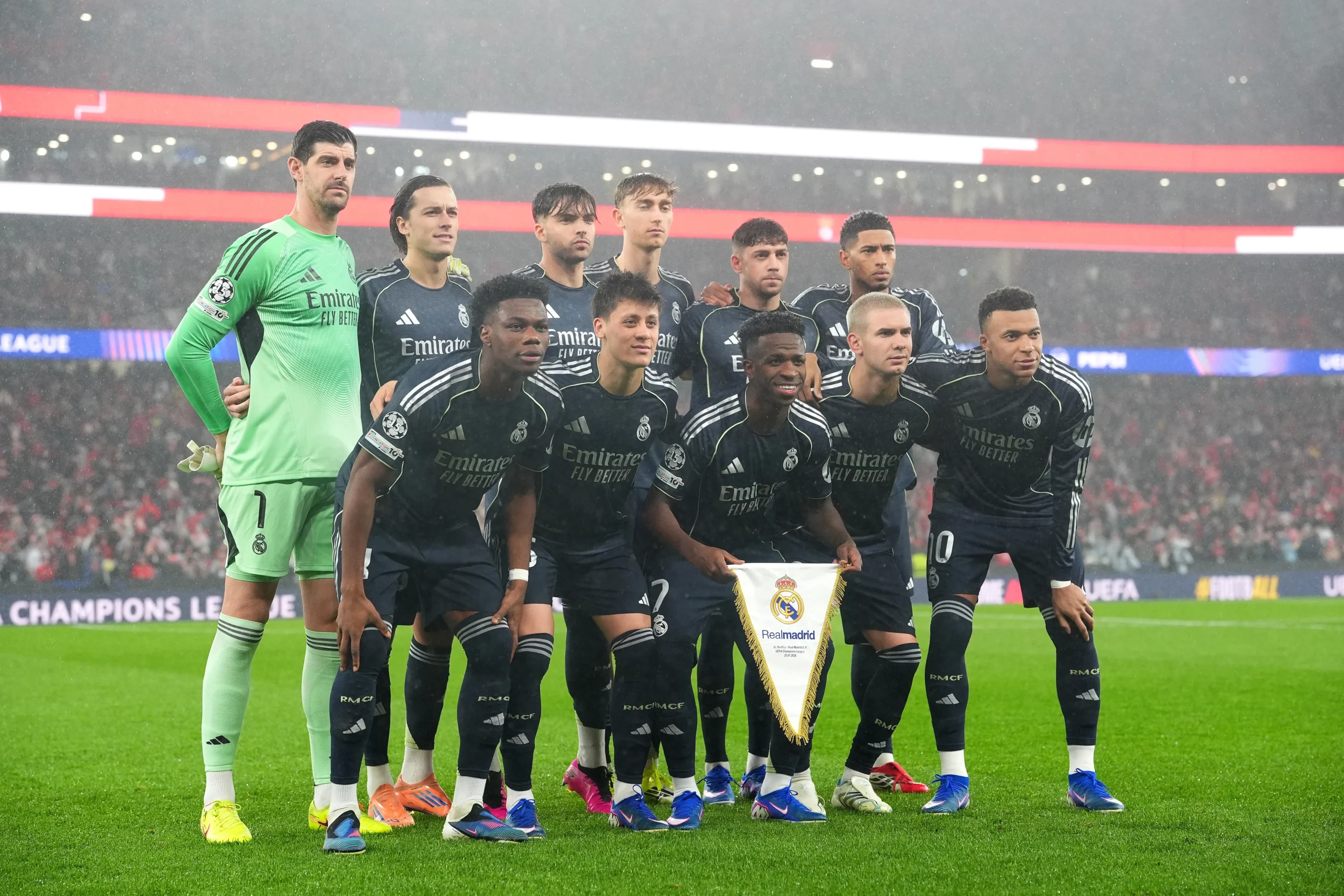 LISBON, PORTUGAL - JANUARY 28: Players of Real Madrid pose for a team photograph prior to the UEFA Champions League 2025/26 League Phase MD8 match between SL Benfica and Real Madrid C.F. at Estadio do SL Benfica on January 28, 2026 in Lisbon, Portugal. (Photo by Jose Manuel Alvarez Rey/Getty Images)