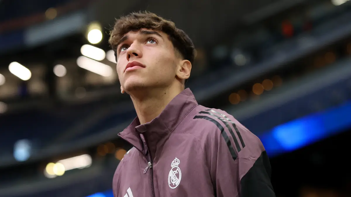 MADRID, SPAIN - JANUARY 04: Thiago Pitarch of Real Madrid arrives at the stadium prior to the LaLiga EA Sports match between Real Madrid CF and Real Betis Balompie at Estadio Santiago Bernabeu on January 04, 2026 in Madrid, Spain. (Photo by Florencia Tan Jun/Getty Images)
