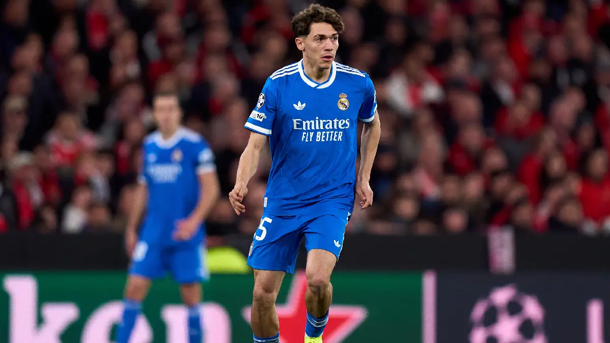 LISBON, PORTUGAL - FEBRUARY 17: Thiago Pitarch of Real Madrid in action during the UEFA Champions League 2025/26 League Knockout Play-off First Leg match between SL Benfica and Real Madrid C.F. at Estadio do SL Benfica on February 17, 2026 in Lisbon, Portugal. (Photo by Angel Martinez/Getty Images)