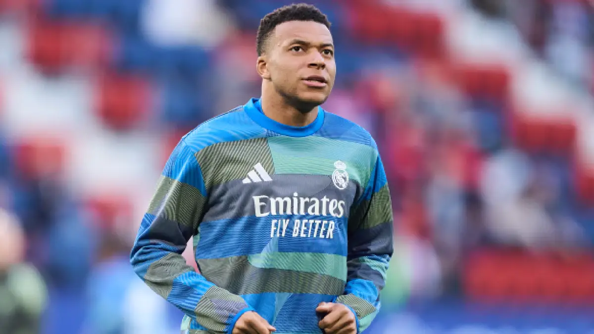 PAMPLONA, SPAIN - FEBRUARY 21: Kylian Mbappe of Real Madrid looks on during the warm up prior to the LaLiga EA Sports match between CA Osasuna and Real Madrid CF at Estadio El Sadar on February 21, 2026 in Pamplona, Spain. (Photo PAMPLONA, SPAIN - FEBRUARY 21: Kylian Mbappe of Real Madrid looks on during the warm up prior to the LaLiga EA Sports match between CA Osasuna and Real Madrid CF at Estadio El Sadar on February 21, 2026 in Pamplona, Spain. (Photo by Juan Manuel Serrano Arce/Getty Images)