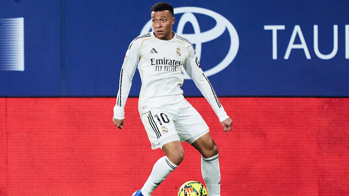 Mbappé face à Osasuna en Liga le 21 février (Photo by Juan Manuel Serrano Arce/Getty Images).